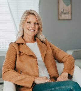 Author Amy Joob